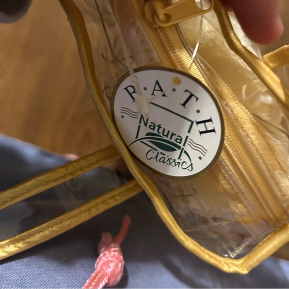 Bath Natural Classics Kit NWT - Picture 3 of 4